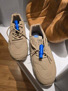Men's streetwear Casual Sneakers Beige size 9.5 or 44EU